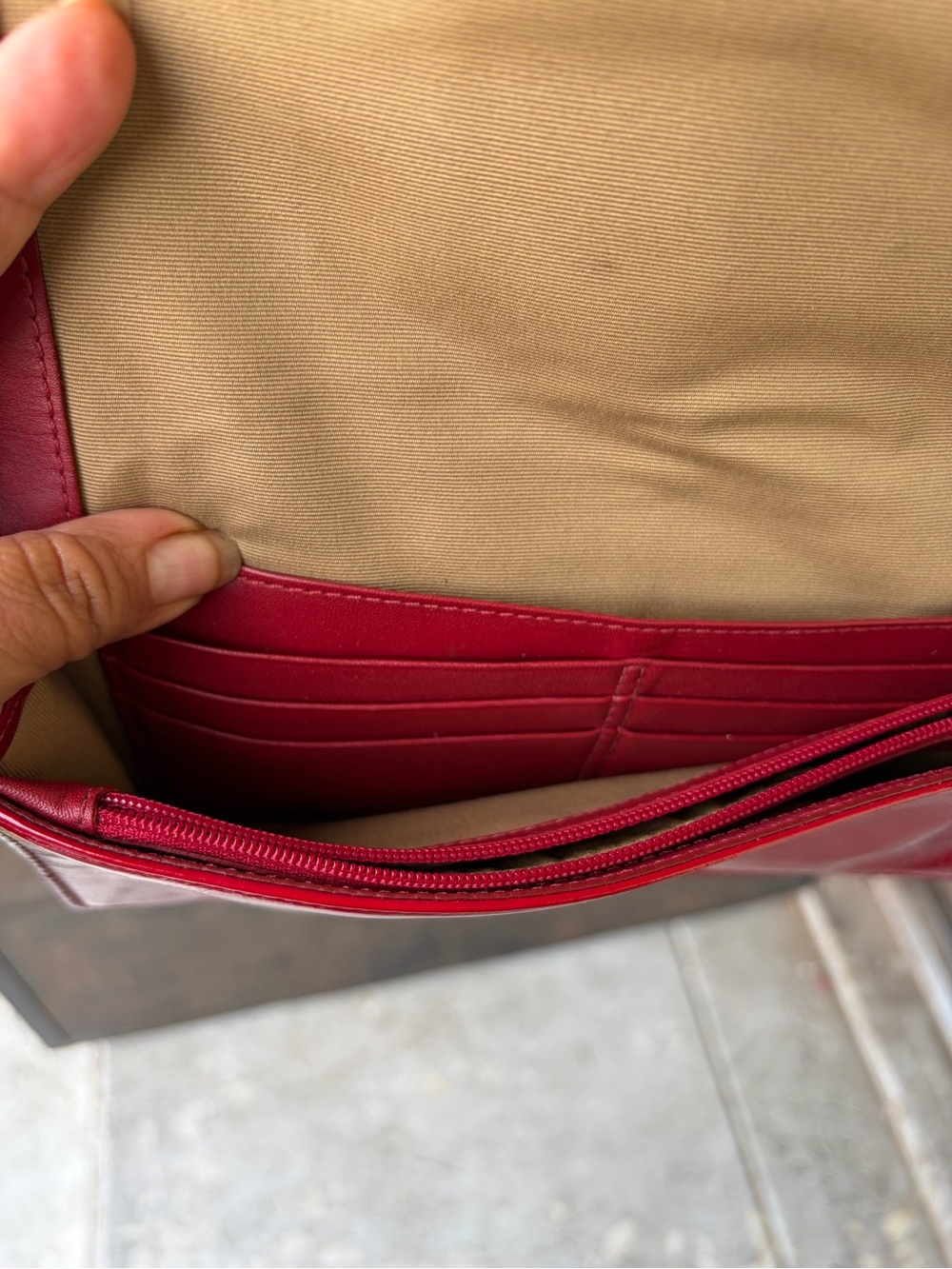 Gorgeous Y2k Candy Red Glossy Coach Crimson Patent Leather Buckle Wristlet Walle - Picture 7 of 10